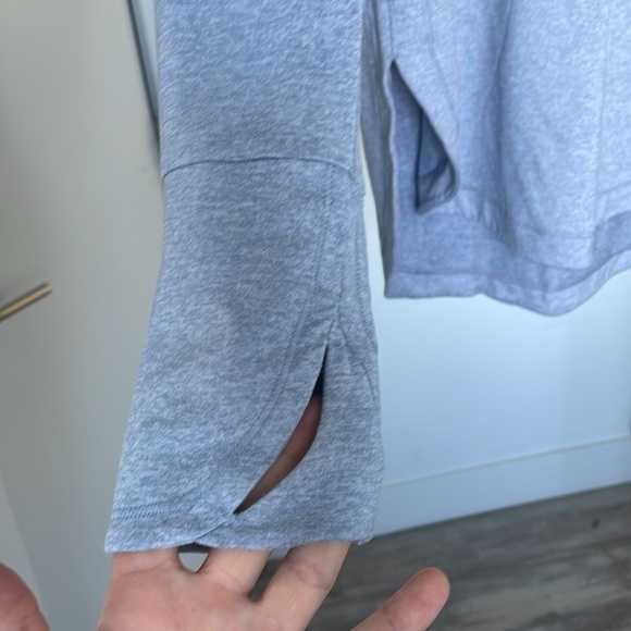 Athleta Longsleeve Top With Thumbholes - Picture 3 of 5